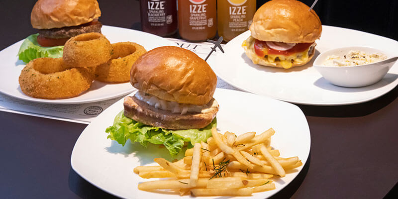 大人気の地元発バーガーショップで満足ランチ