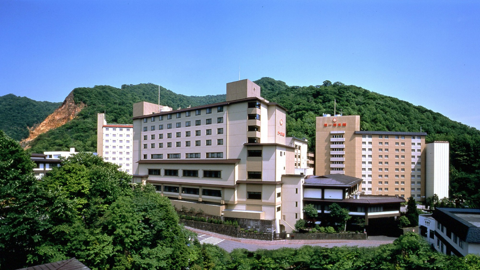 第一滝本館