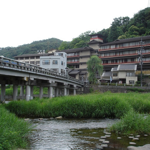 三朝薬師の湯万翆楼