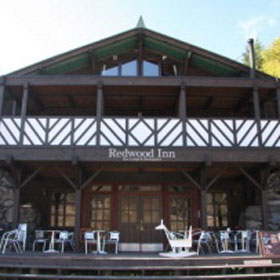Ｓｐａ　Ｌｏｄｇｅ　Ｒｅｄｗｏｏｄ　Ｉｎｎ